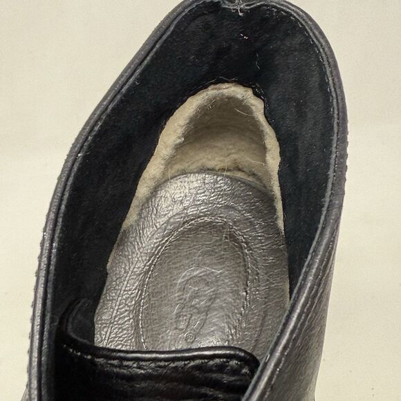 UGG Leighton Chukka Boots Mens 10.5 Black Leather Ankle  display picture 2